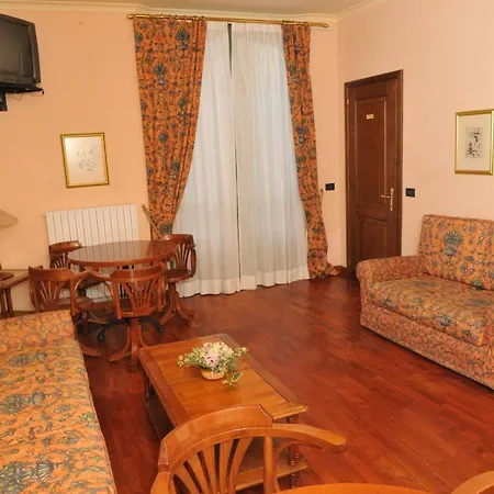 Hotel Roma 3*